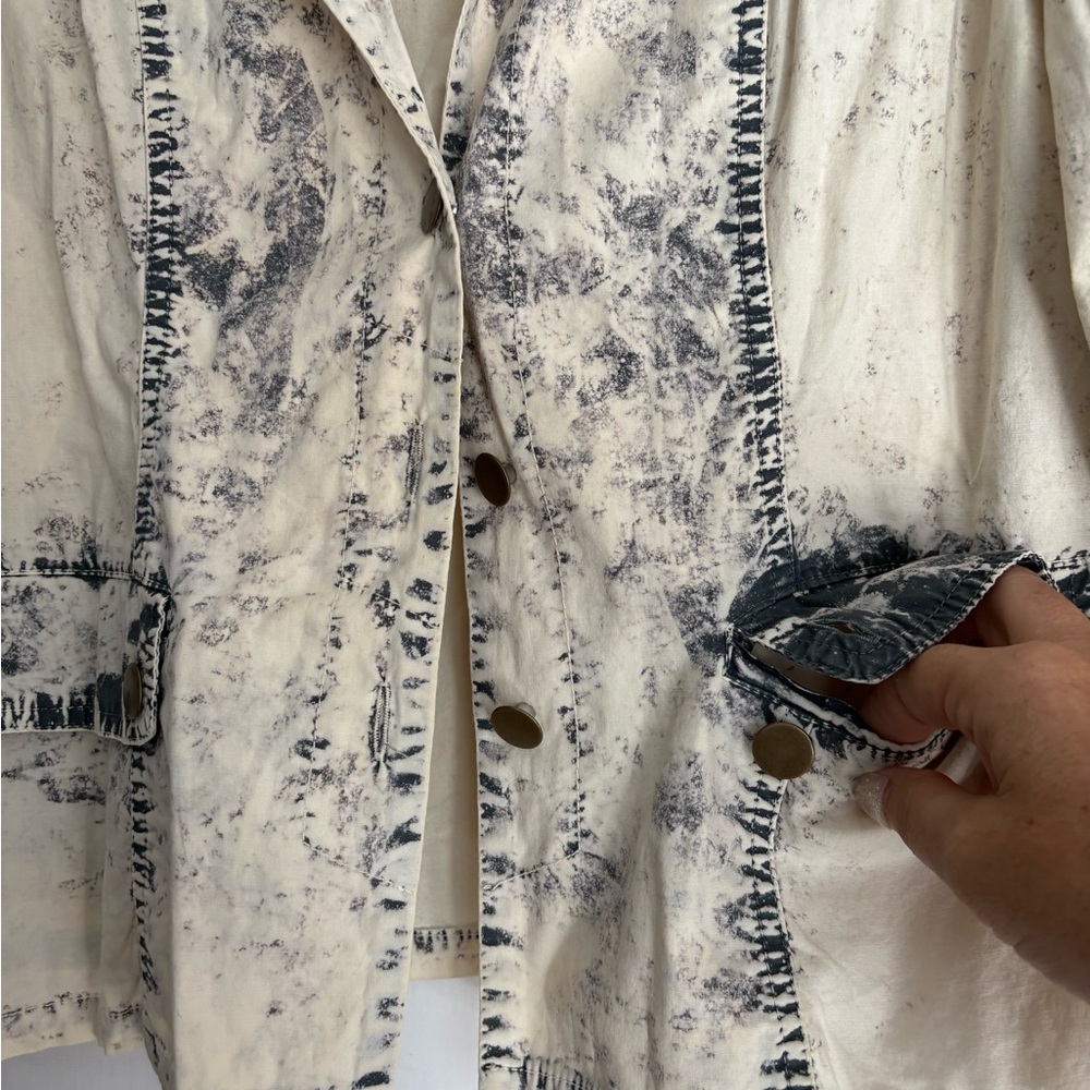Wearables distressed looking light jacket - Picture 5 of 8